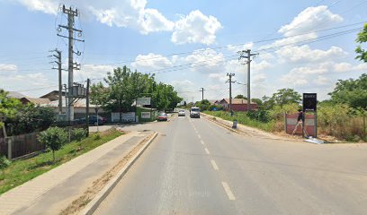 4 Land Rover Strada Calea București nr 20 A
