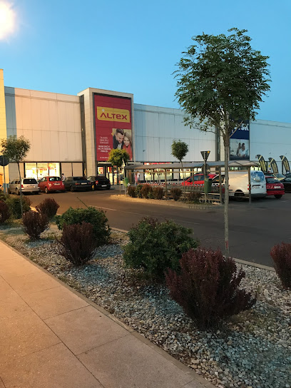 Carrefour Centrul Comercial Colosseum Retail Park