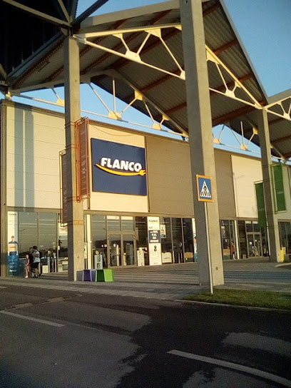 Flanco Smart Discounter Coresi Shopping Resort