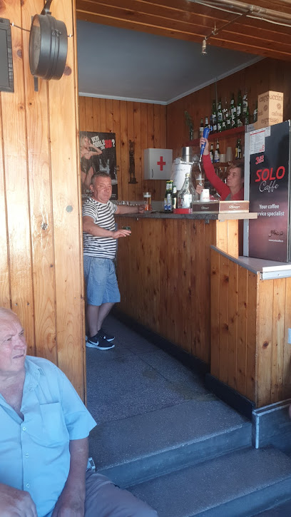 Magazin alimentar 'La Oaste' Strada Cuza Voda 10