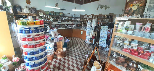 Magazin de artă populară Târgu Secuiesc Curtea 12 1