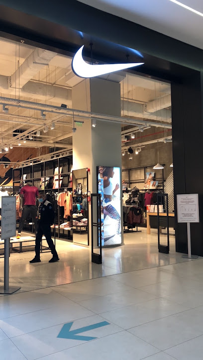 Nike Bulevardul Pierre de Coubertin 3-5