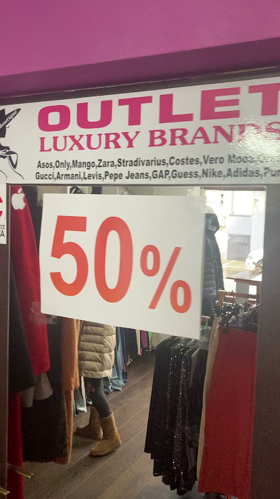 Outlet Luxury Brands Str. Gării 6