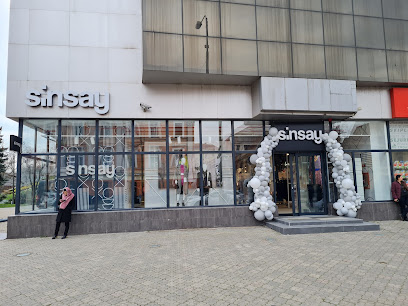 sinsay Strada Carol Telbisz 3